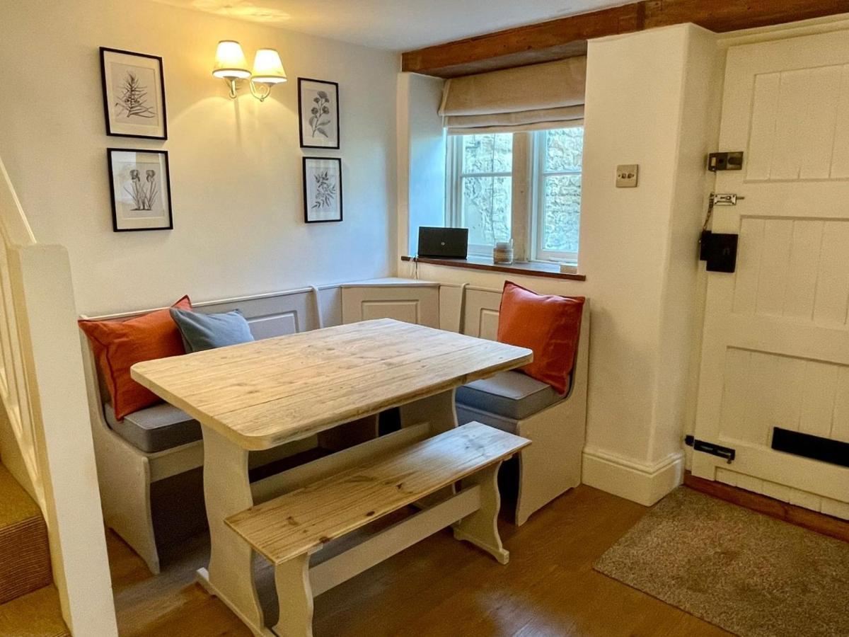 Hebe Cottage - Idyllic And Homely With Attention To Detail Atworth Exterior foto