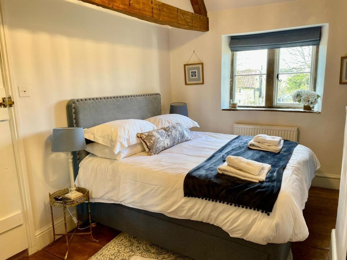 Hebe Cottage - Idyllic And Homely With Attention To Detail Atworth Exterior foto